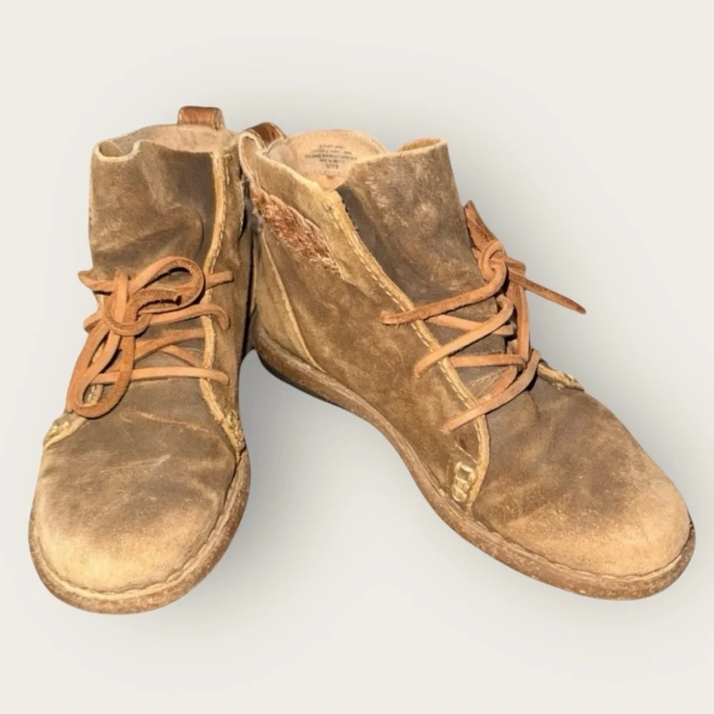 πΊBorn Temple Destressed Brown Suede Ankle Boots - Picture 1 of 5